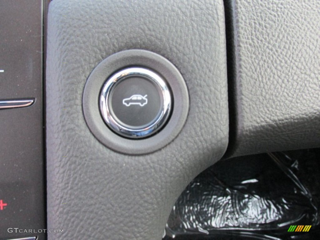 2015 Taurus SEL - Magnetic Metallic / Charcoal Black photo #27