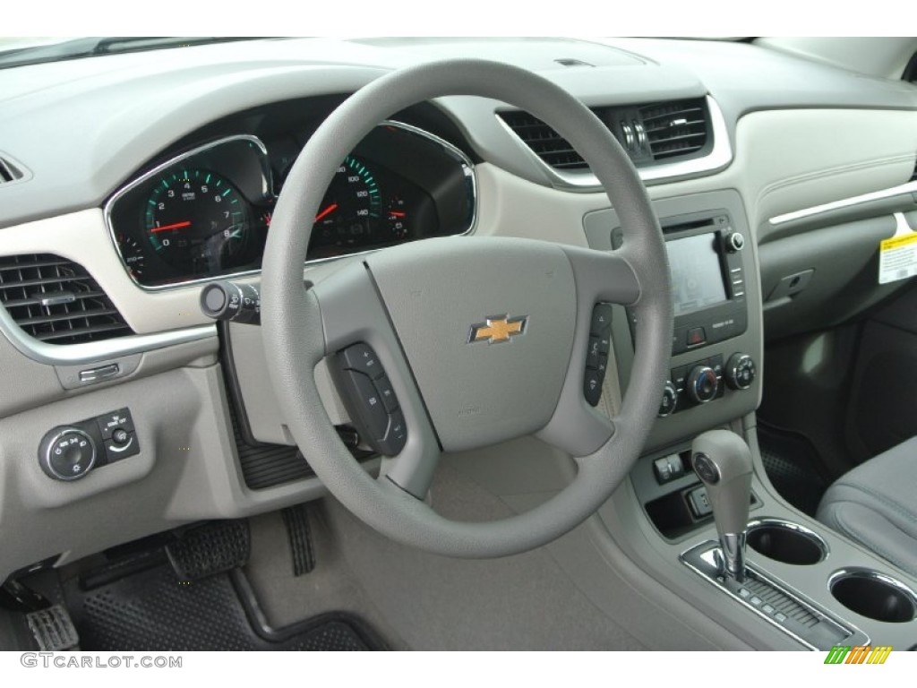 2015 Chevrolet Traverse LS Steering Wheel Photos