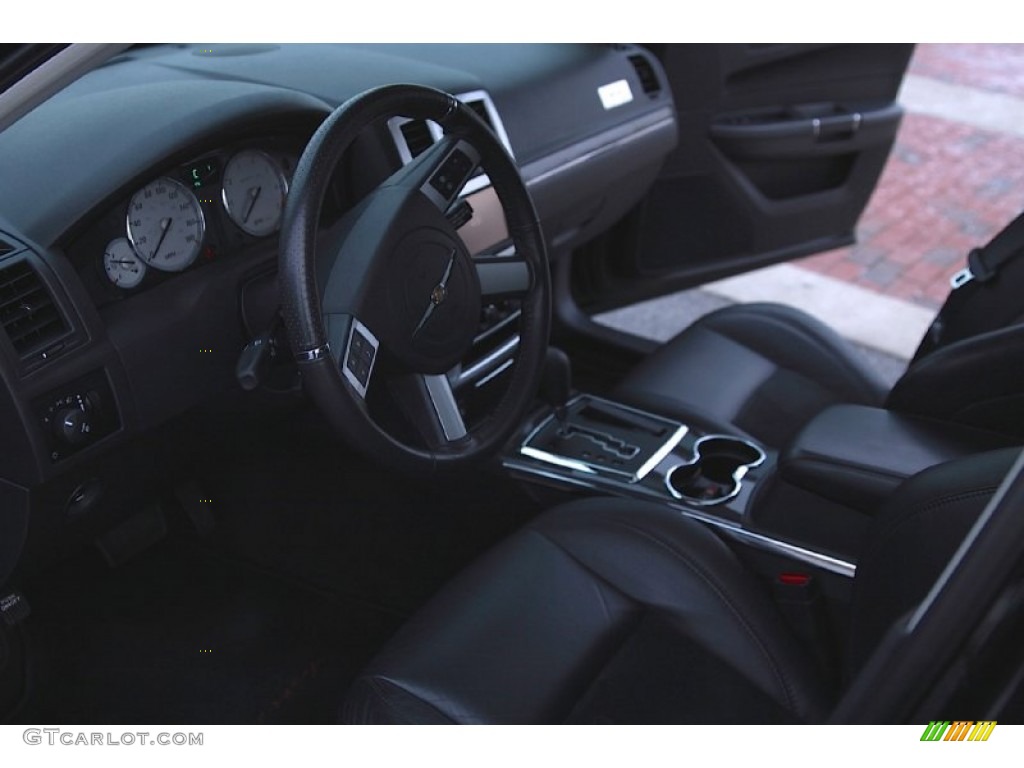 2009 300 C SRT8 - Brilliant Black / Dark Slate Gray photo #4