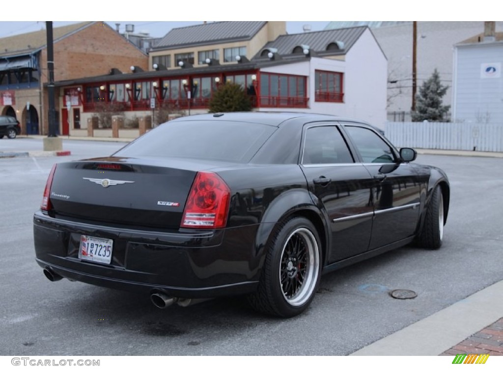 2009 300 C SRT8 - Brilliant Black / Dark Slate Gray photo #16