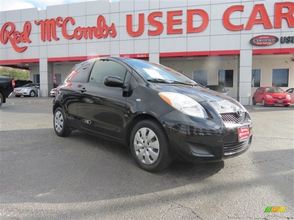 2010 Yaris 3 Door Liftback - Black Sand Pearl / Dark Charcoal photo #1