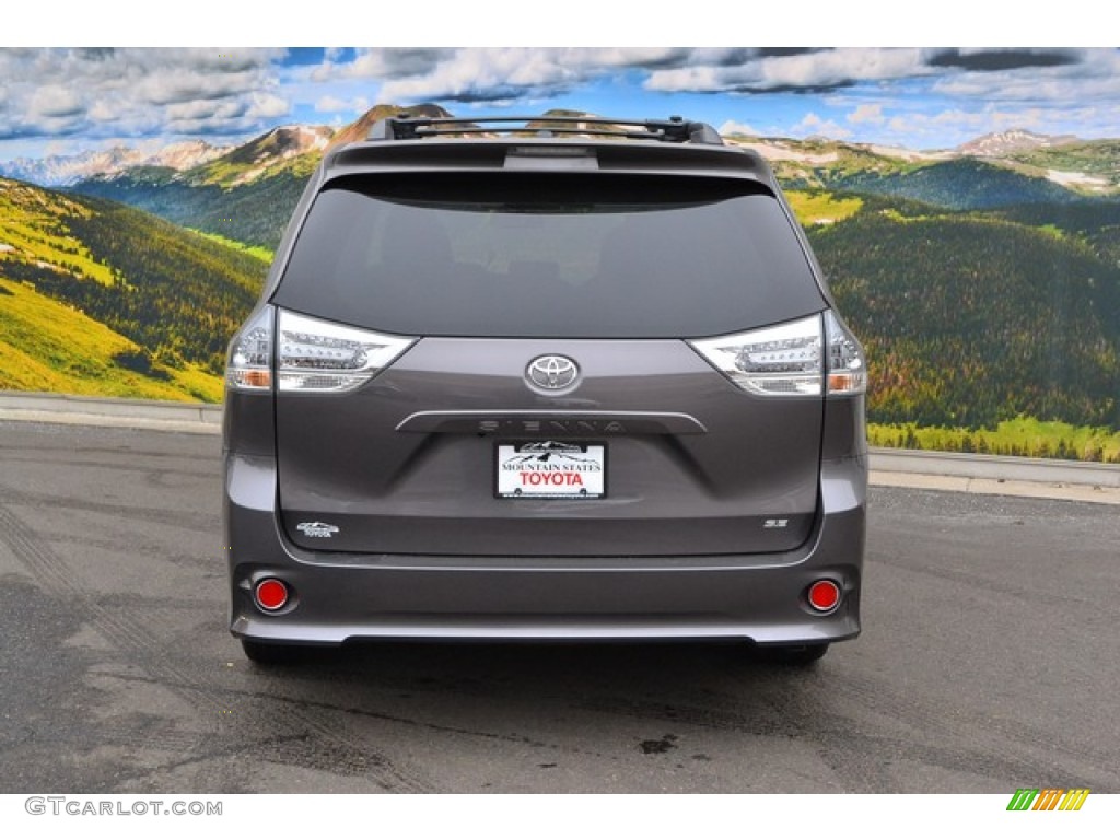 2015 Sienna SE - Predawn Gray Mica / Black photo #4