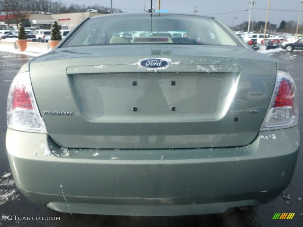 2008 Fusion SE - Moss Green Metallic / Camel photo #4