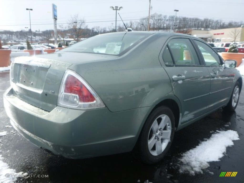 2008 Fusion SE - Moss Green Metallic / Camel photo #5