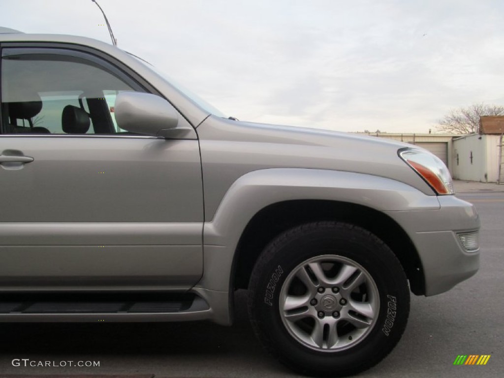 2004 GX 470 - Silver Pine Metallic / Dark Gray photo #12