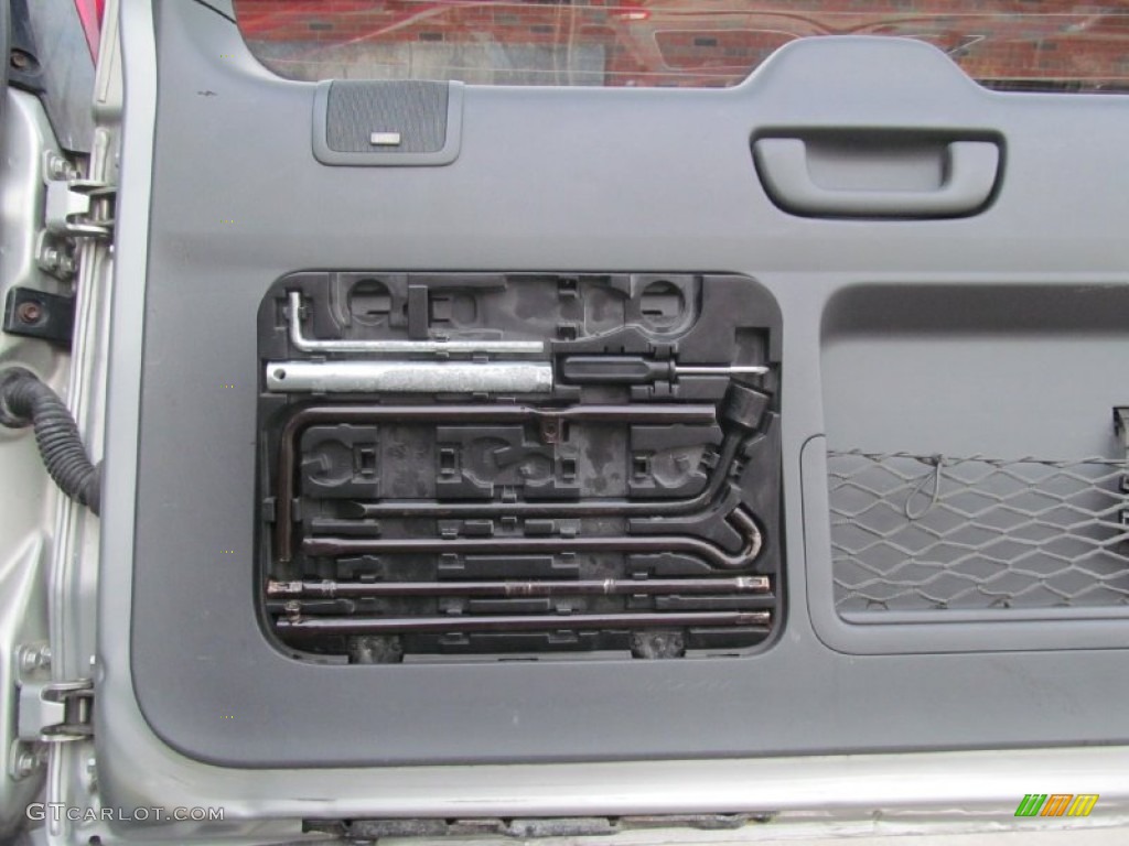 2004 GX 470 - Silver Pine Metallic / Dark Gray photo #55