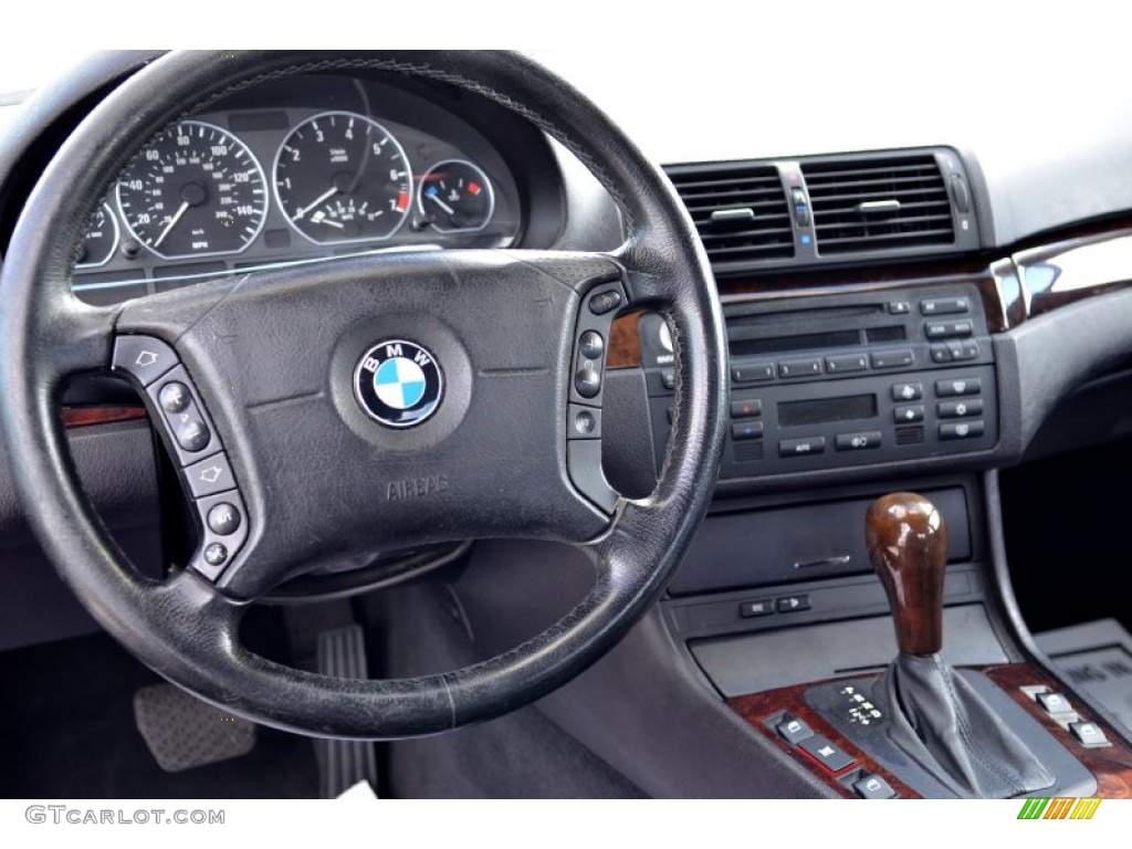 2004 BMW 3 Series 330i Sedan Controls Photos
