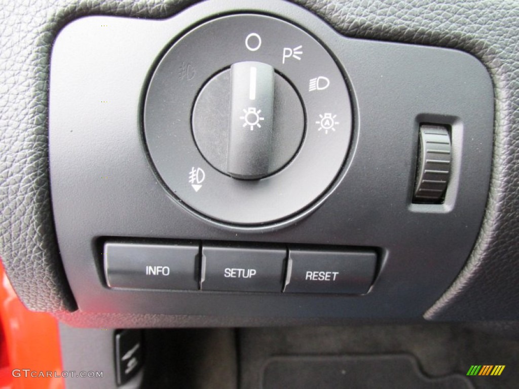 2012 Ford Mustang GT Coupe Controls Photos