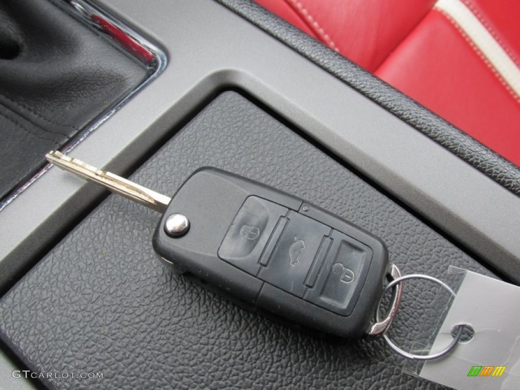 2012 Ford Mustang GT Coupe Keys Photos