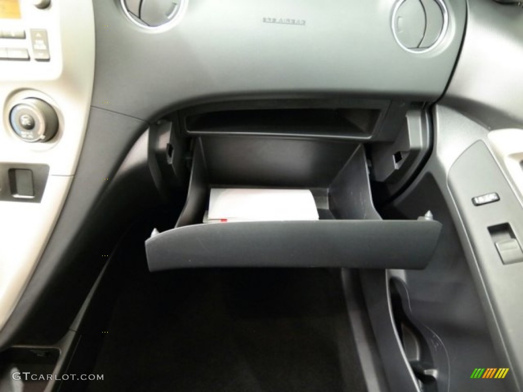 2011 Matrix 1.8 - Super White / Ash Gray photo #34