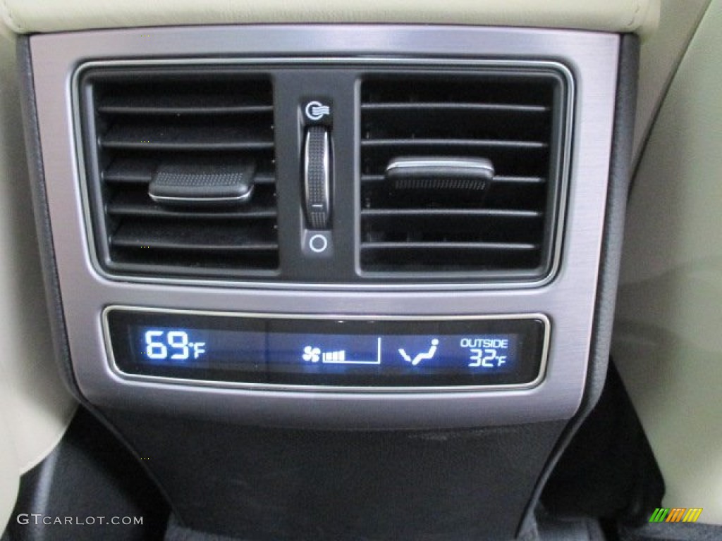 2014 Equus Signature - Casablanca White / Ivory photo #23