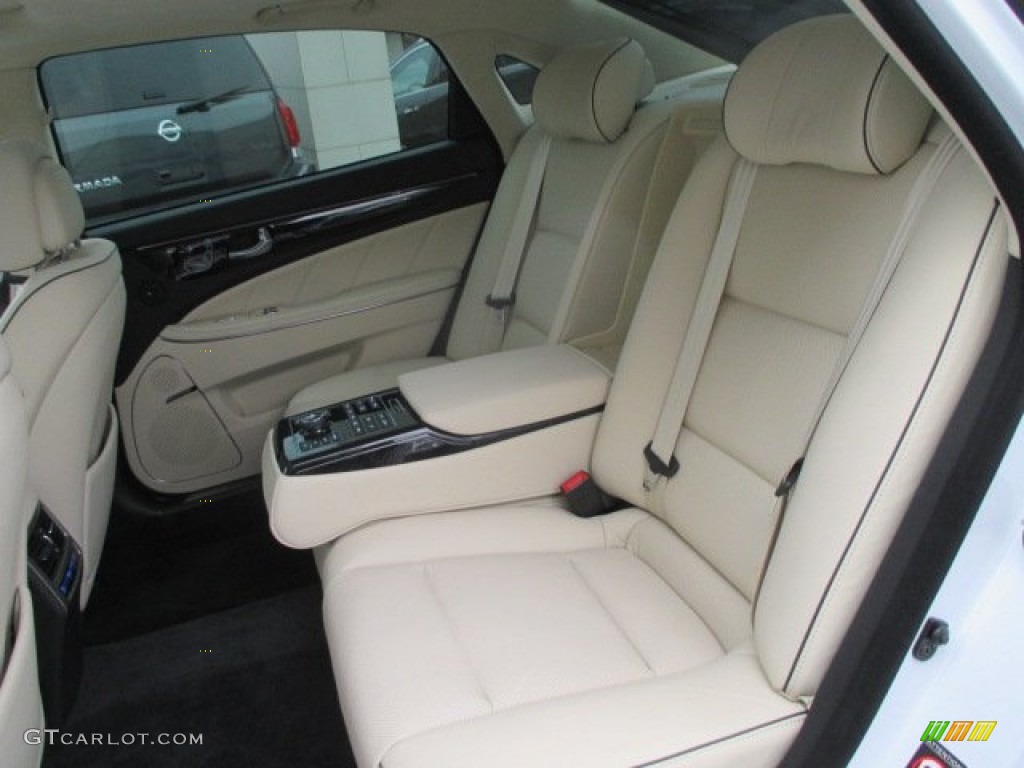 2014 Equus Signature - Casablanca White / Ivory photo #24