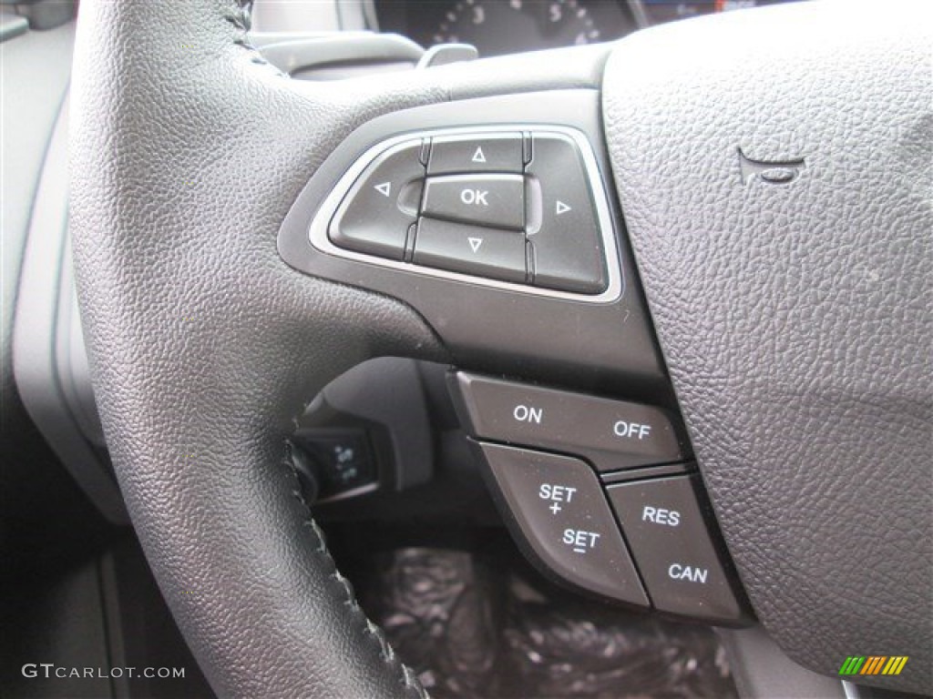 2015 Ford Focus SE Hatchback Controls Photo #101166123