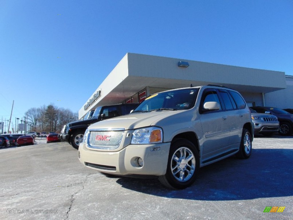 2009 Envoy Denali 4x4 - Sand Beige Metallic / Ebony photo #28