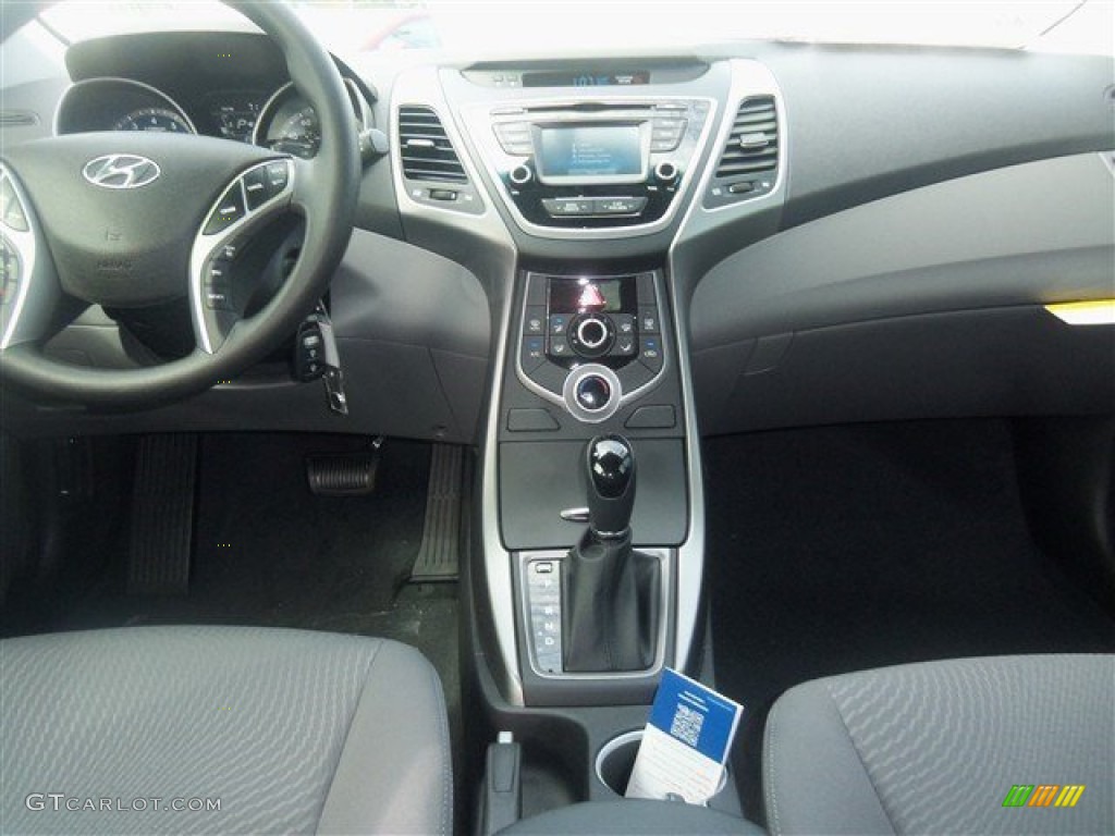 Gray Interior 2015 Hyundai Elantra Se Sedan Photo 101168289