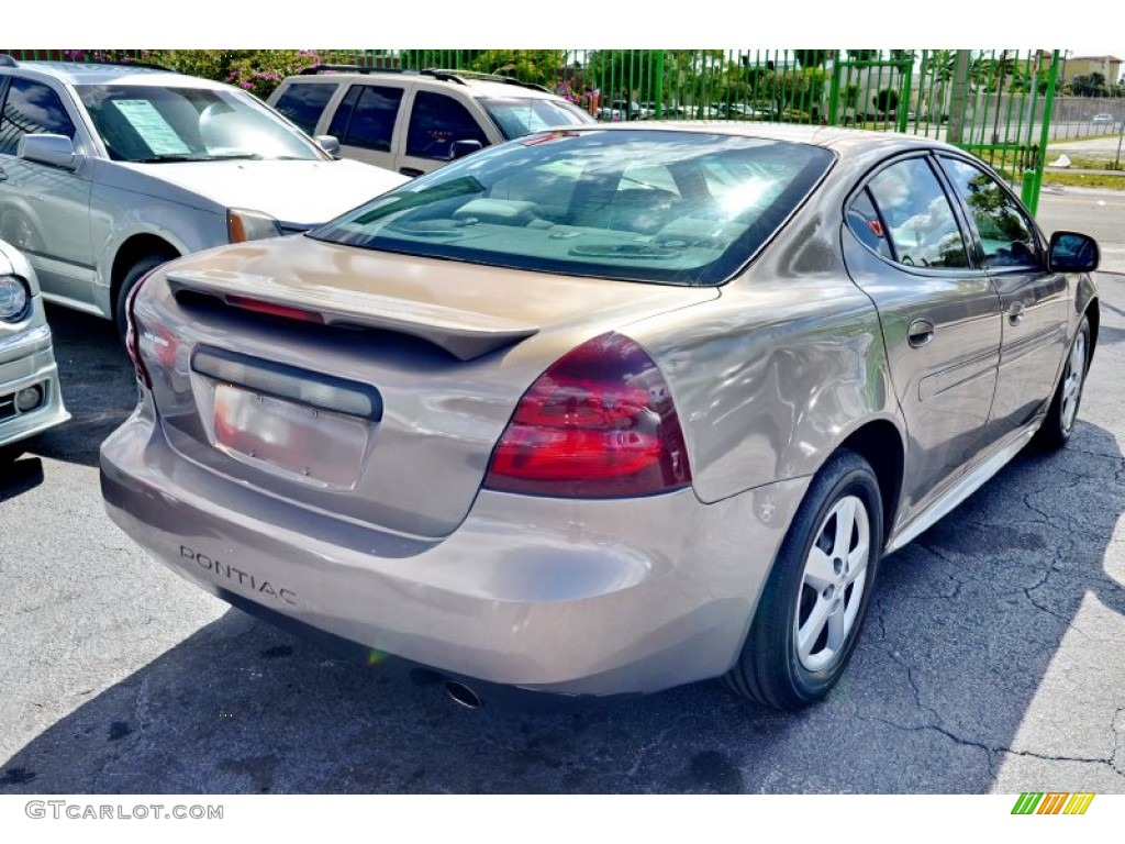 2007 Grand Prix Sedan - Bronzestone Metallic / Cashmere photo #17