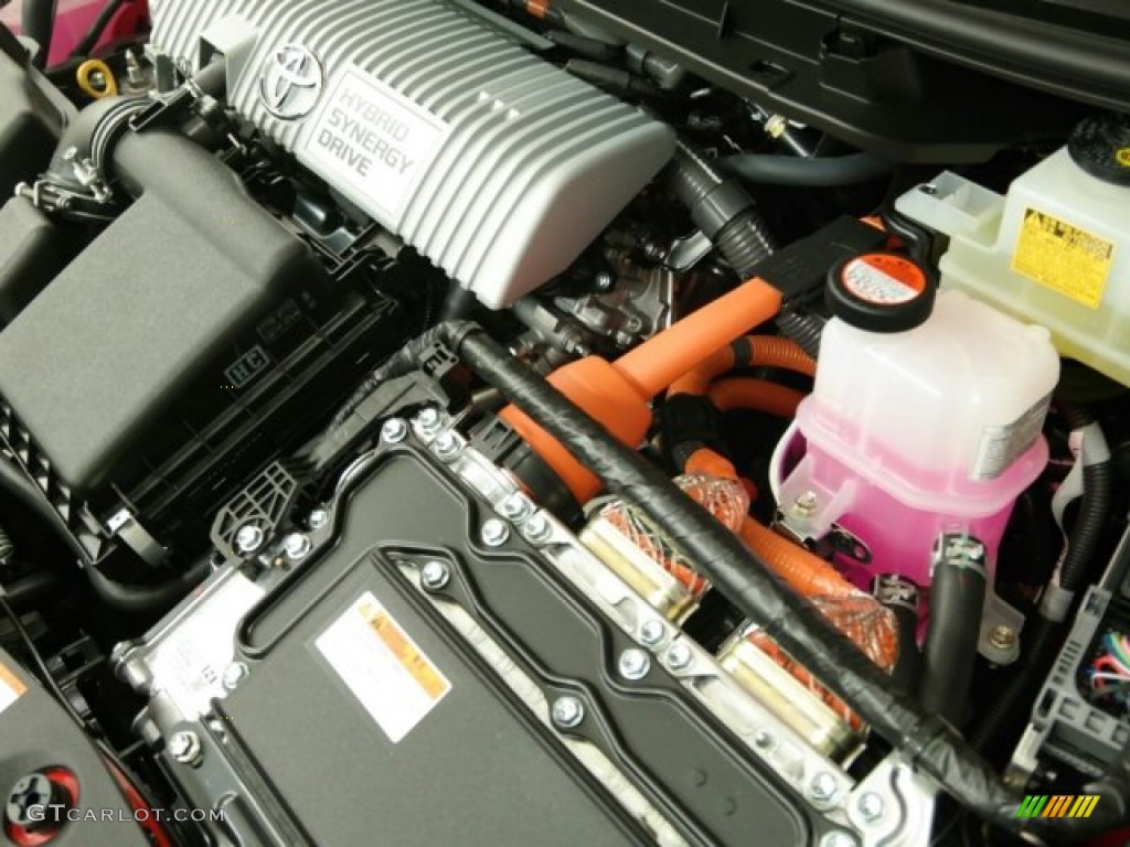 2015 Toyota Prius Persona Series Hybrid Engine Photos