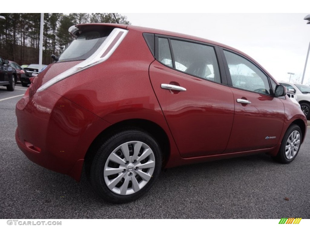2015 LEAF S - Cayenne Red / Black photo #5