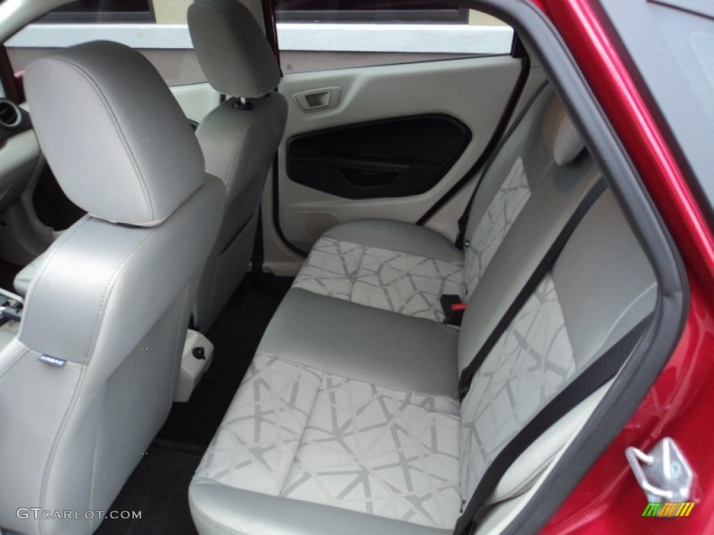 2011 Fiesta SE Sedan - Red Candy Metallic / Light Stone/Charcoal Black Cloth photo #26