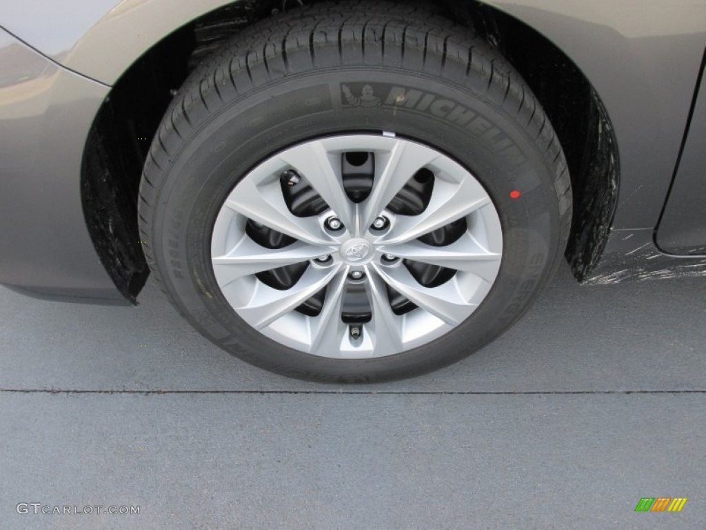 2015 Camry LE - Predawn Gray Mica / Black photo #11