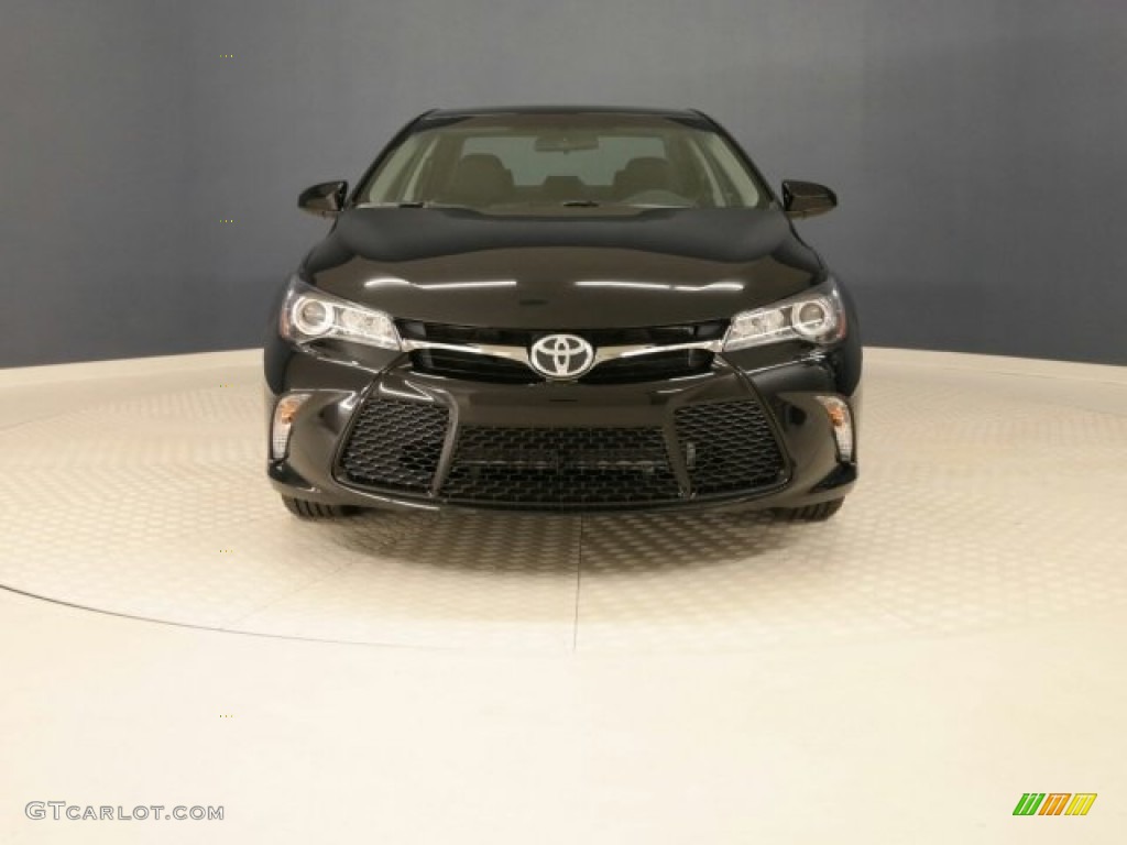 2015 Camry SE - Attitude Black Metallic / Black photo #5