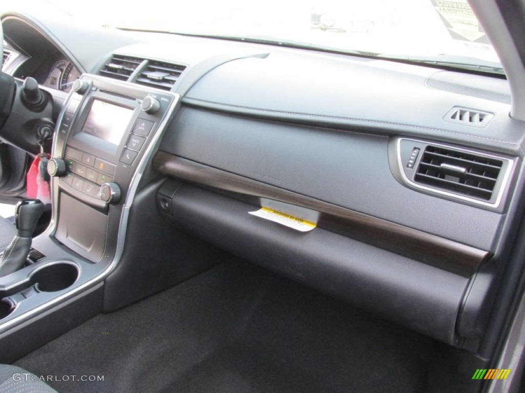 2015 Camry LE - Predawn Gray Mica / Black photo #17