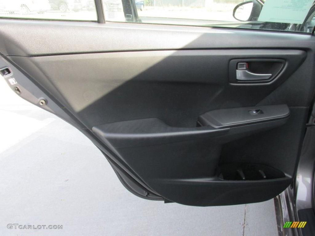 2015 Camry LE - Predawn Gray Mica / Black photo #18
