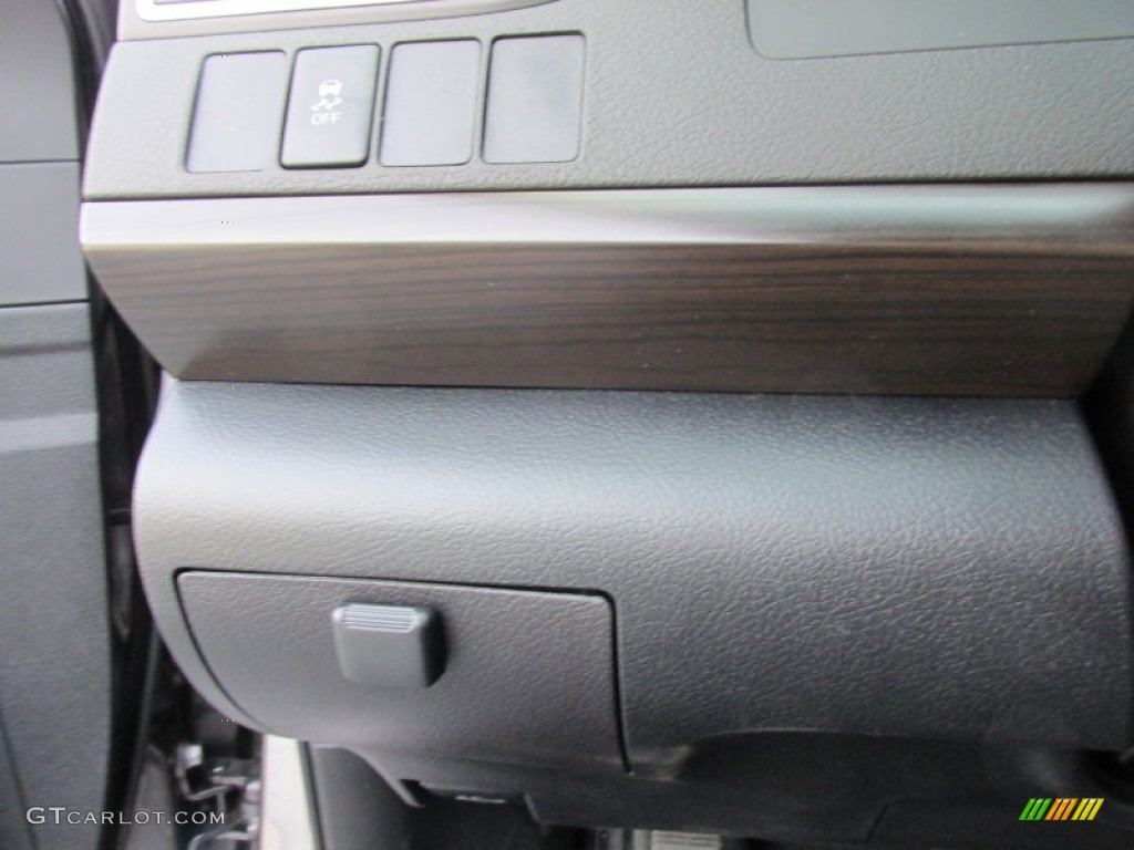 2015 Camry LE - Predawn Gray Mica / Black photo #31