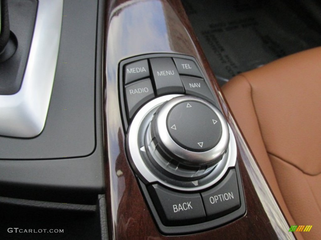 2013 BMW 3 Series 328i xDrive Sedan Controls Photo #101217168