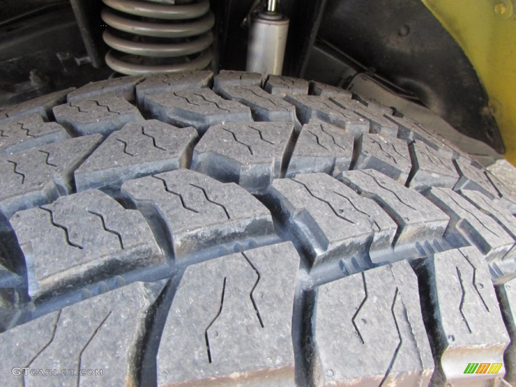 2004 Wrangler X 4x4 - Solar Yellow / Dark Slate Gray photo #10