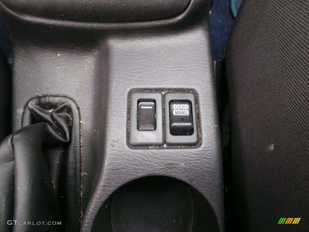 2005 Impreza WRX STi - Aspen White / Black/Blue Ecsaine photo #25