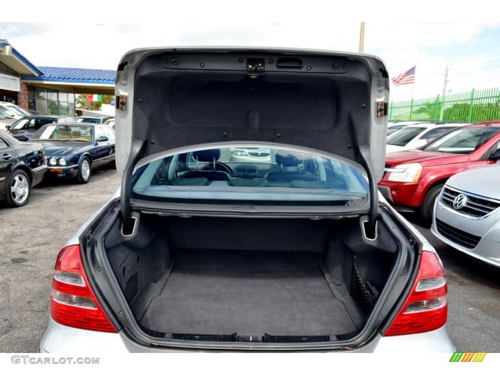 2005 Mercedes-Benz E 320 Sedan Trunk Photos