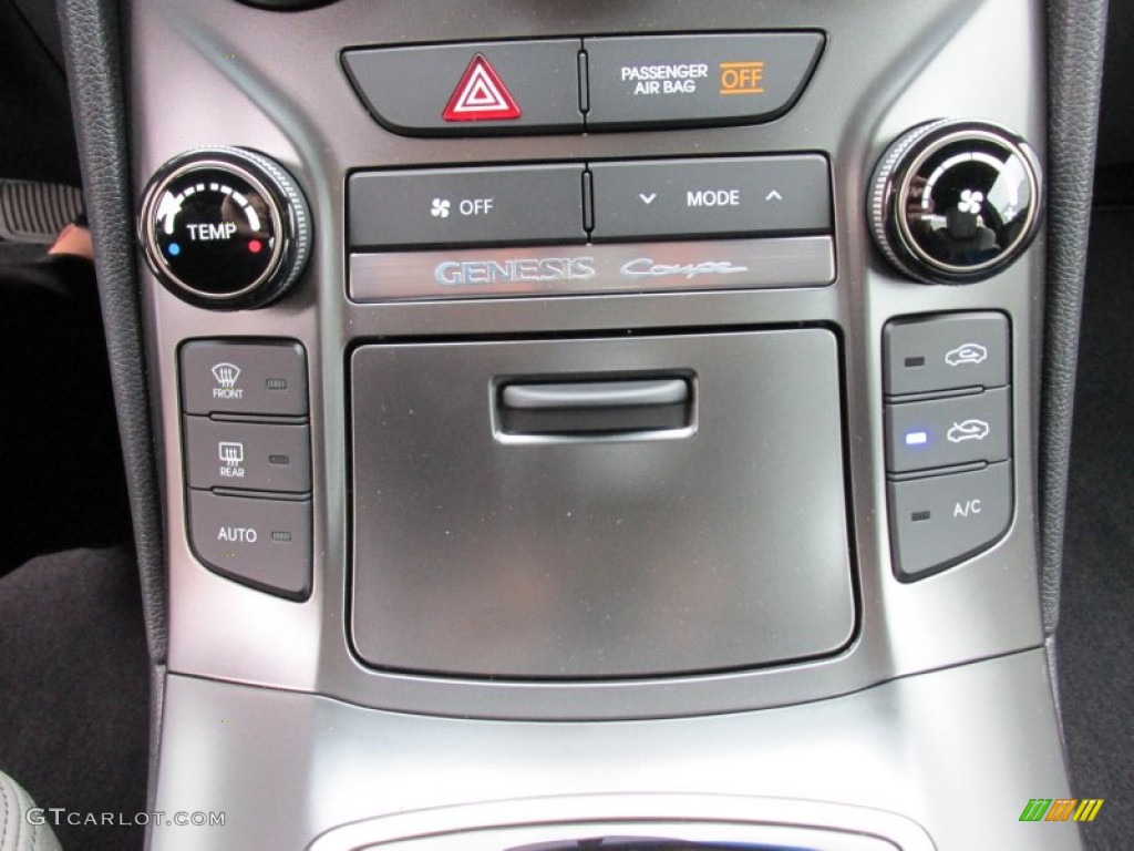 2015 Hyundai Genesis Coupe 3.8 Controls Photo #101243193
