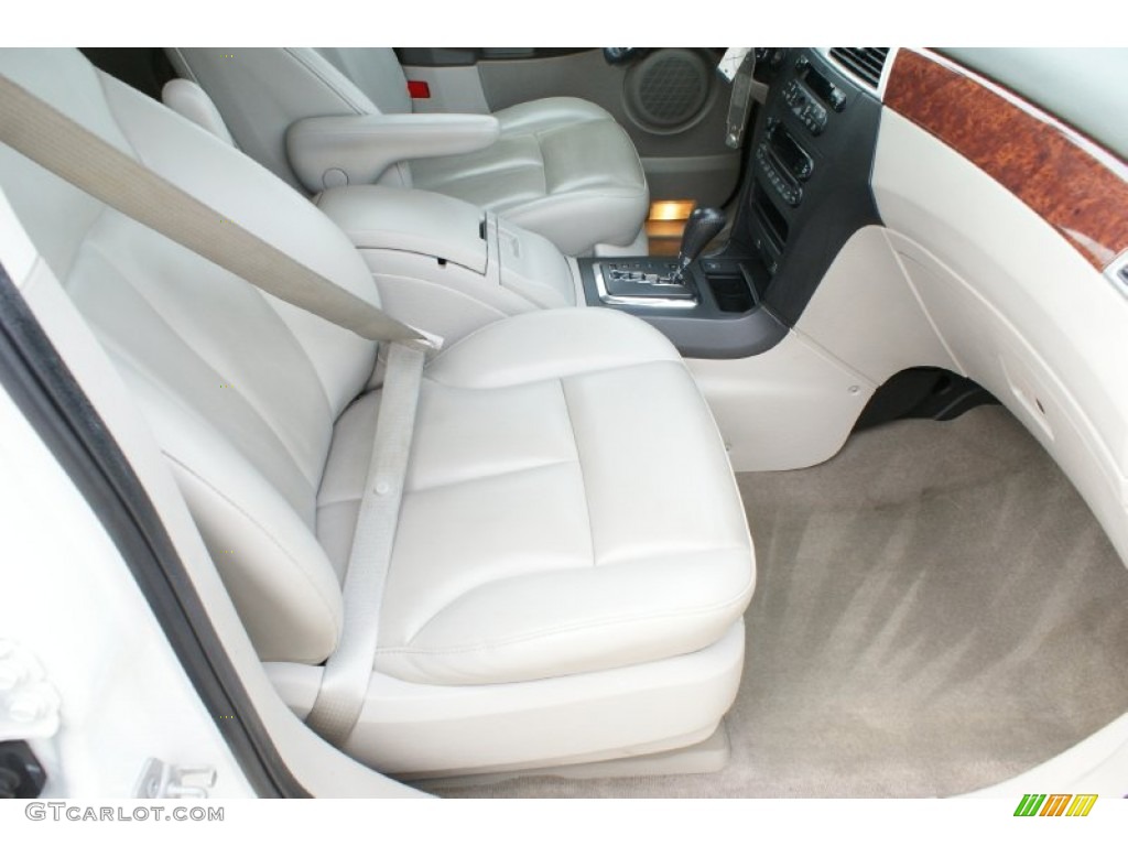 2007 Pacifica Touring AWD - Stone White / Pastel Slate Gray photo #23