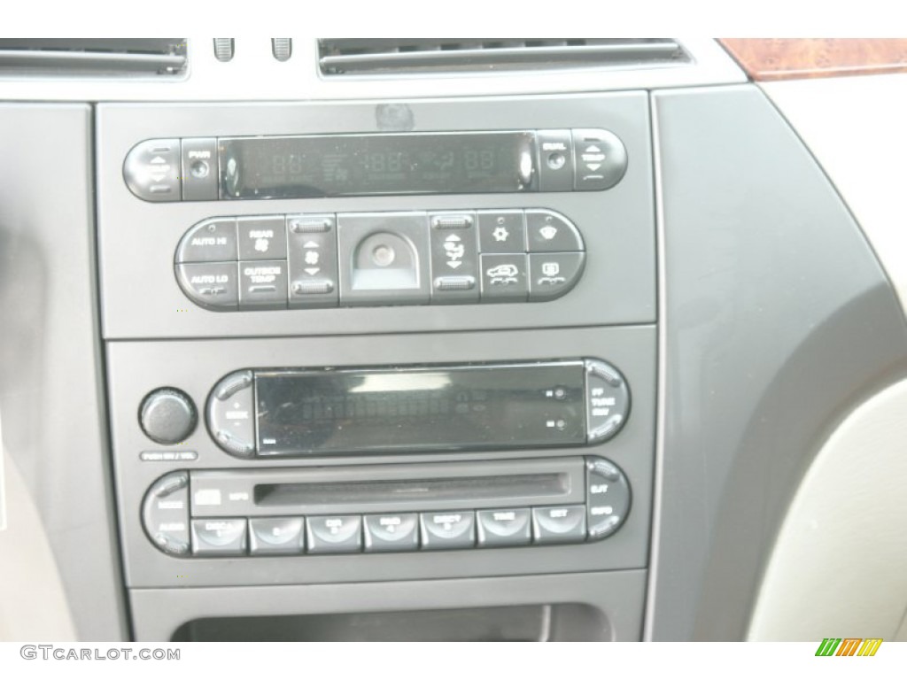 2007 Pacifica Touring AWD - Stone White / Pastel Slate Gray photo #28