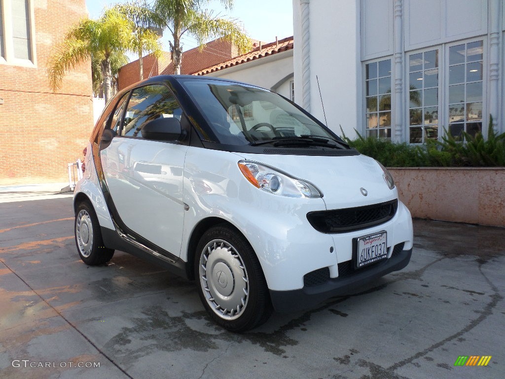 2012 fortwo pure coupe - Crystal White / Plain Black photo #1
