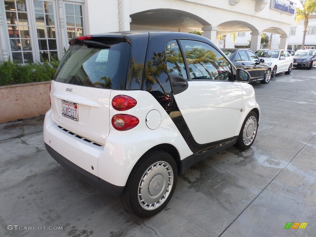2012 fortwo pure coupe - Crystal White / Plain Black photo #2