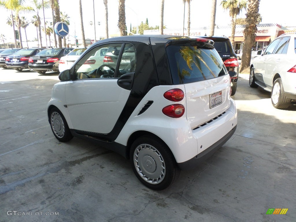 2012 fortwo pure coupe - Crystal White / Plain Black photo #4