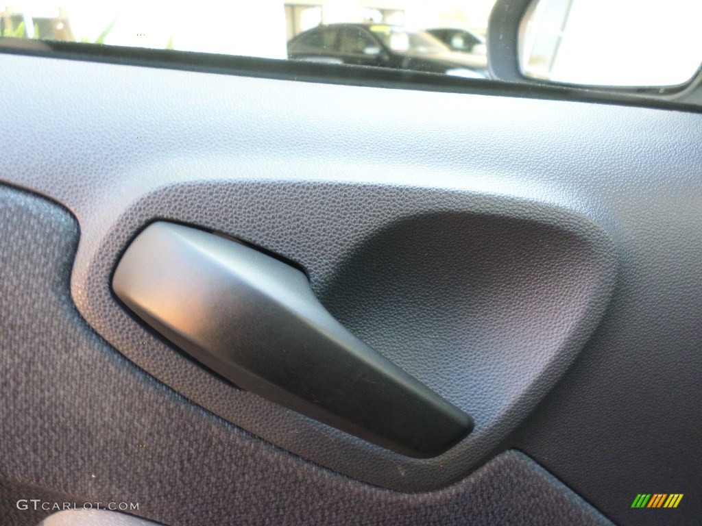 2012 fortwo pure coupe - Crystal White / Plain Black photo #7