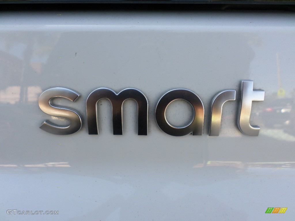 2012 fortwo pure coupe - Crystal White / Plain Black photo #24