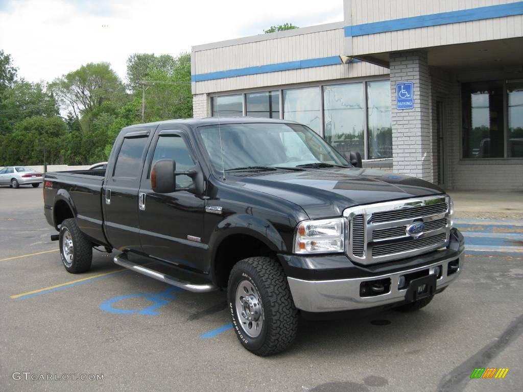 2005 F250 Super Duty XLT Crew Cab 4x4 - Black / Medium Flint photo #1