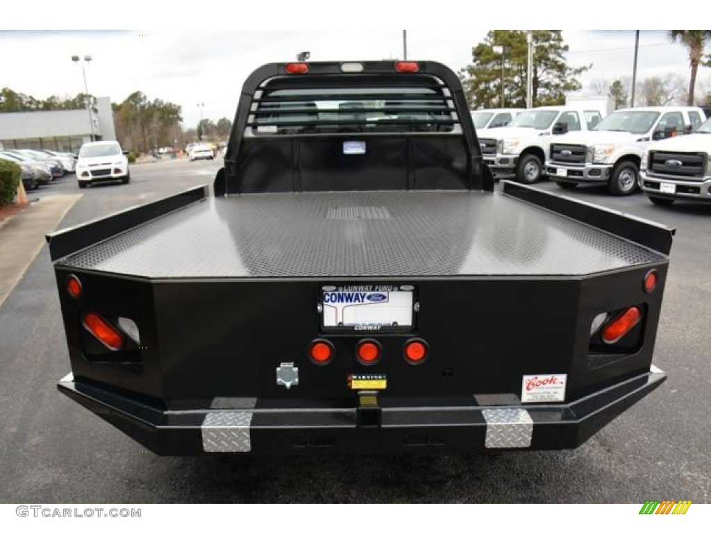 2015 F450 Super Duty XL Crew Cab Flat Bed 4x4 - Oxford White / Steel photo #6