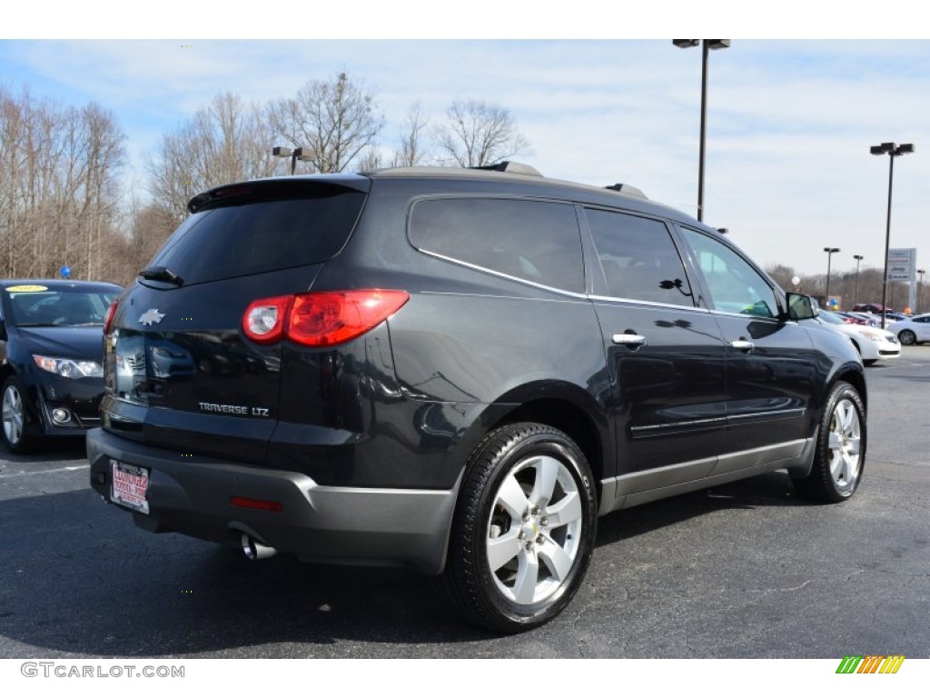 2009 Traverse LTZ AWD - Black Granite Metallic / Cashmere/Ebony photo #3