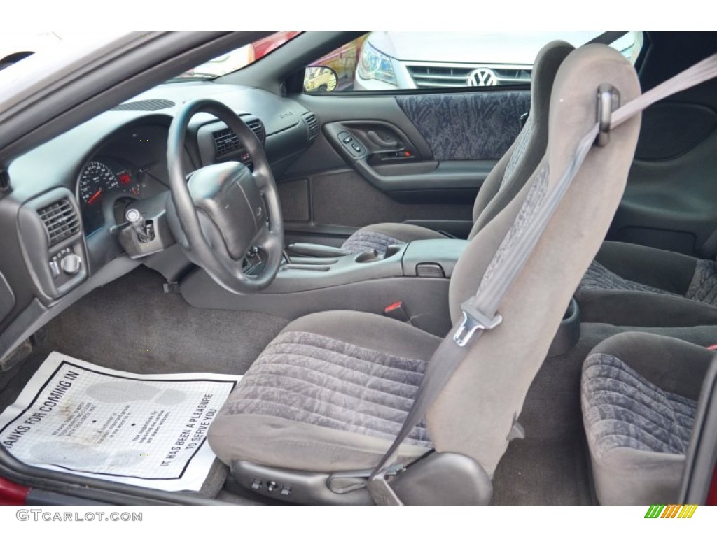 Medium Gray Interior 2002 Chevrolet Camaro Coupe Photo #101267512