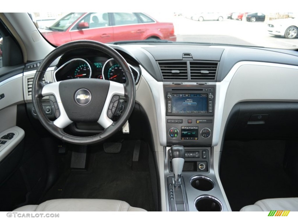 2009 Traverse LTZ AWD - Black Granite Metallic / Cashmere/Ebony photo #11