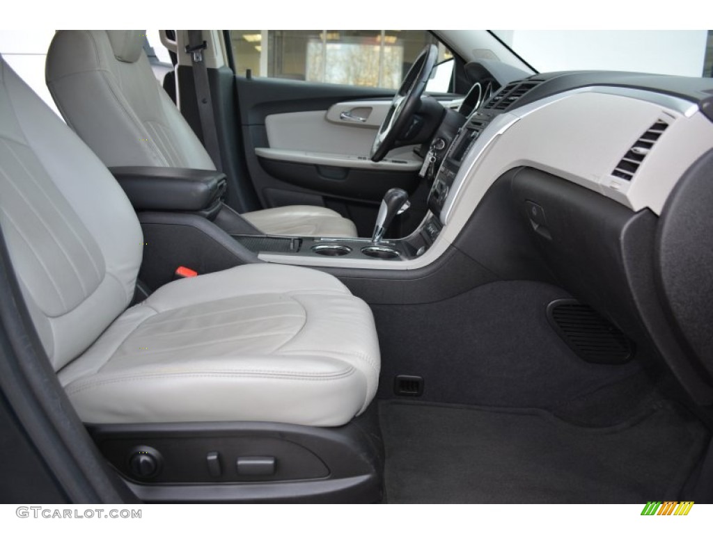 2009 Traverse LTZ AWD - Black Granite Metallic / Cashmere/Ebony photo #18