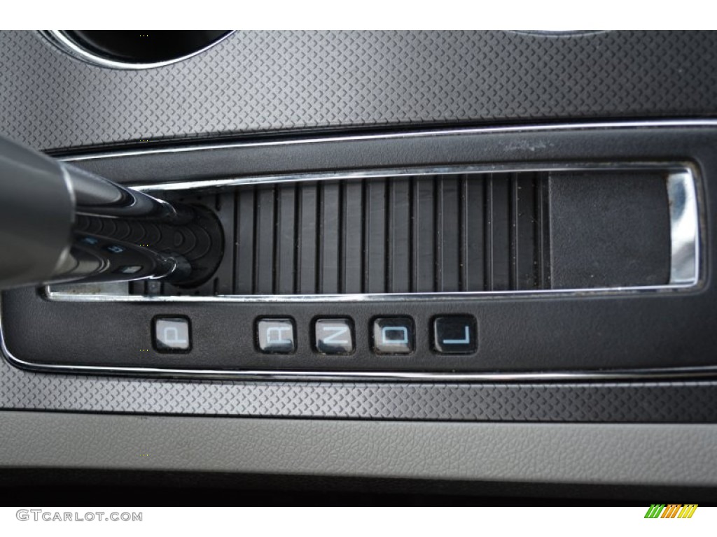 2009 Traverse LTZ AWD - Black Granite Metallic / Cashmere/Ebony photo #26