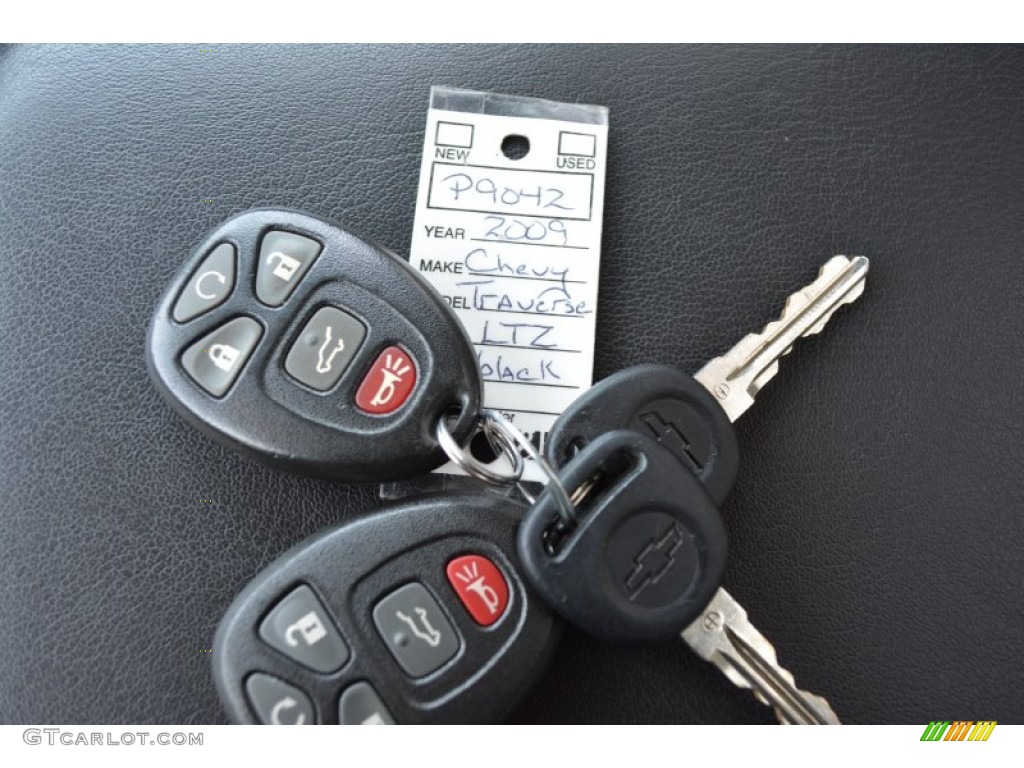 2009 Traverse LTZ AWD - Black Granite Metallic / Cashmere/Ebony photo #34