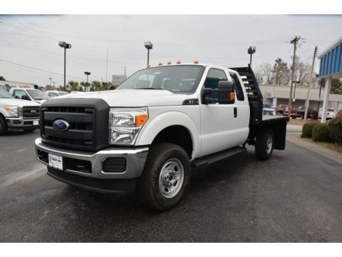 2015 Ford F350 Super Duty XL Super Cab 4x4 Flat Bed Data, Info and Specs