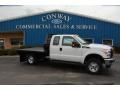 Oxford White - F350 Super Duty XL Super Cab 4x4 Flat Bed Photo No. 3